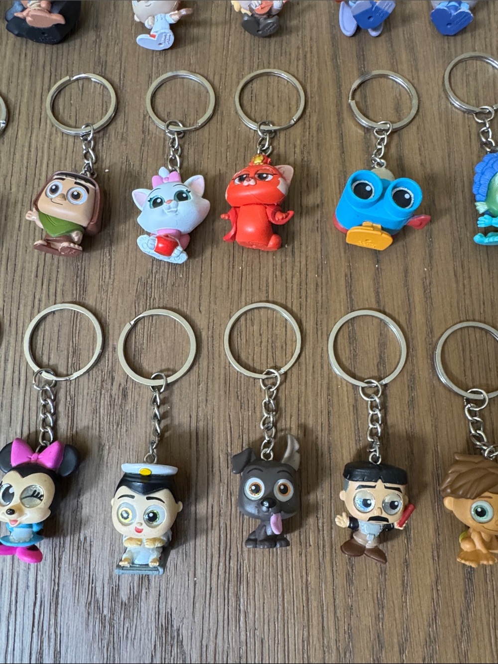 Disney Doorables Keychain Bundle (30) - Picture 10 of 12